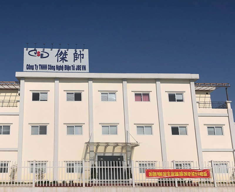 越南杰帥電子有限公司采購我司晉力達2臺大型波峰焊，用于數(shù)據線及充電器加工